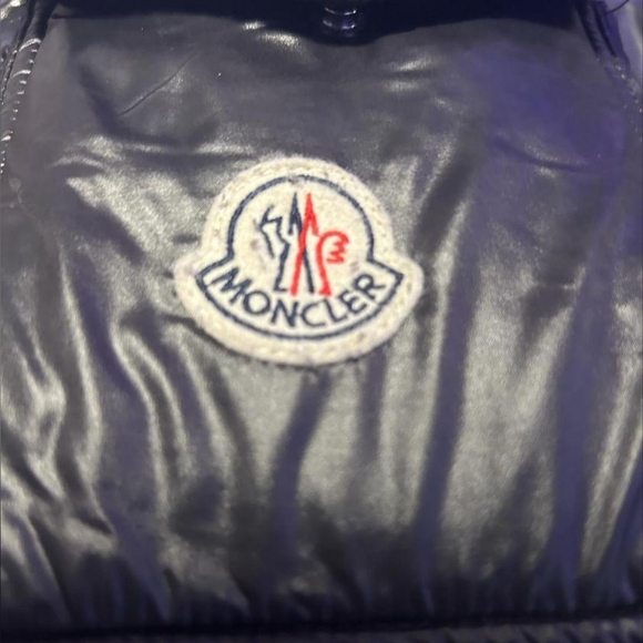 Moncler Puffer - Picture 2 of 9